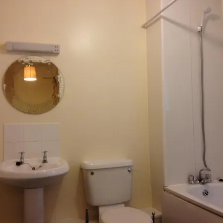 Hotel Oyo Arinza Apartments, 3*