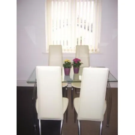 Oyo Arinza Apartments, Hotel 3*
