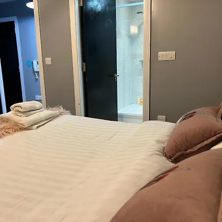 2 Bedroom Free Parking By Concert Square Sleeps 8 Liverpool