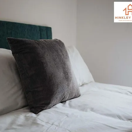 Modern Townhouse - Free Gated Parking - Centre - 5 ! By Hinkley Homes Short Lets & Serviced * ليفربول