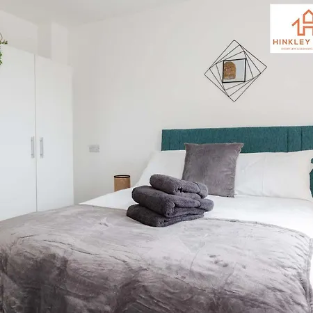 Modern Townhouse - Free Gated Parking - Centre - 5 ! By Hinkley Homes Short Lets & Serviced * ليفربول