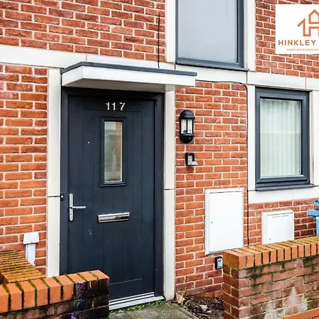 بيت للعطل Modern Townhouse - Free Gated Parking - Centre - 5 ! By Hinkley Homes Short Lets & Serviced