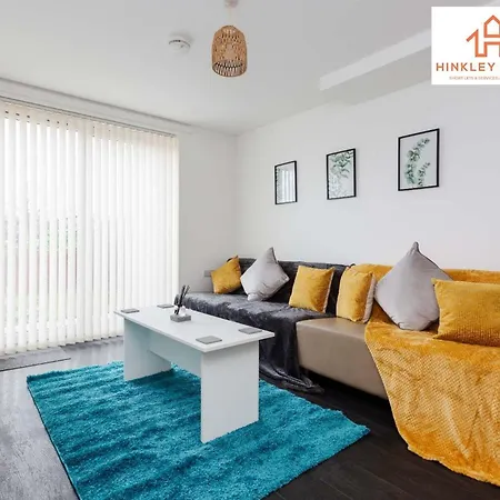 Modern Townhouse - Free Gated Parking - Centre - 5 ! By Hinkley Homes Short Lets & Serviced بيت للعطل ليفربول