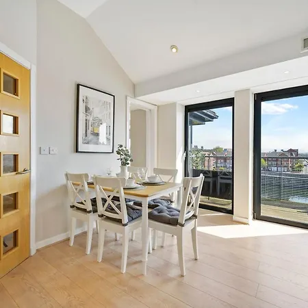 Host & - Marina View Penthouse Ливерпуль