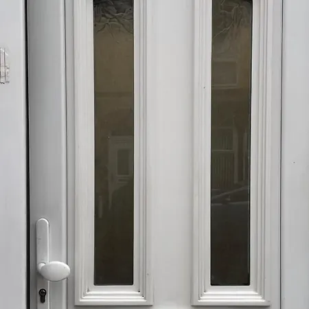 Luxury Spacious 2 Bedroom Home. Appartement