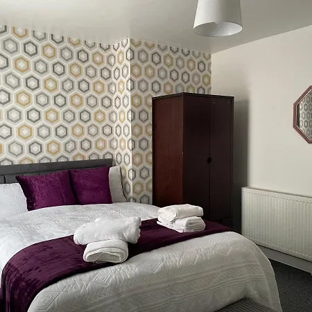 Luxury Spacious 2 Bedroom Home. Appartement Liverpool