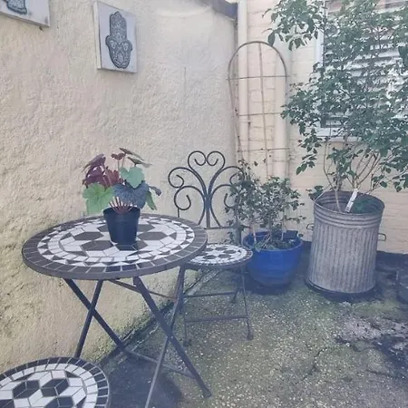 Toffees Townhouse A 2 Bed House In 1 Mins Walk To Goodison Park *