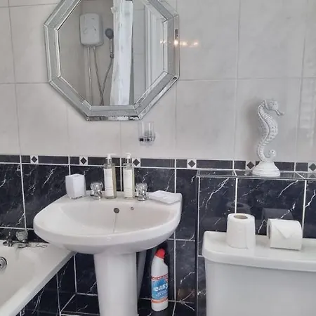 度假居 Toffees Townhouse A 2 Bed House In 1 Mins Walk To Goodison Park