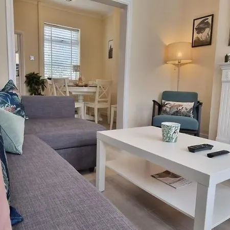 Toffees Townhouse A 2 Bed House In 1 Mins Walk To Goodison Park 度假居