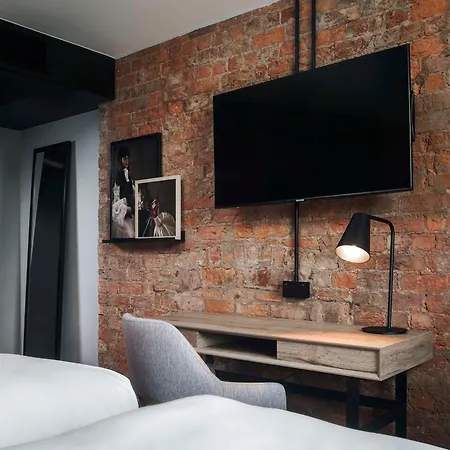 Radisson Red Hotel, Otel 4*