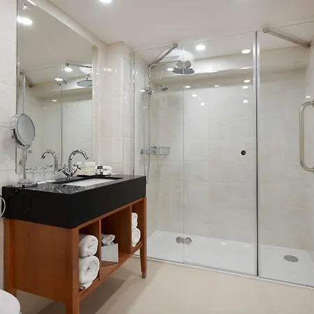 Hotel Doubletree By Hilton &