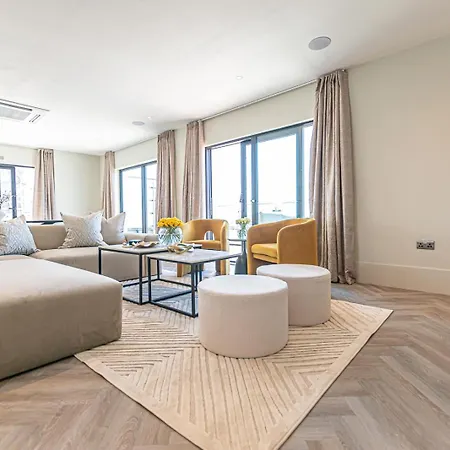 Novu Waterfront Apartment
