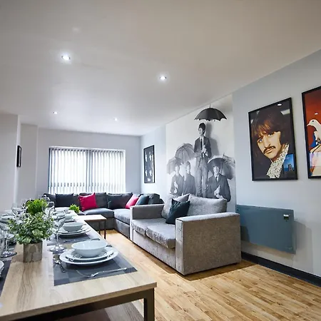 Starr 6 Bedrooms, 6 Bathrooms شقة
