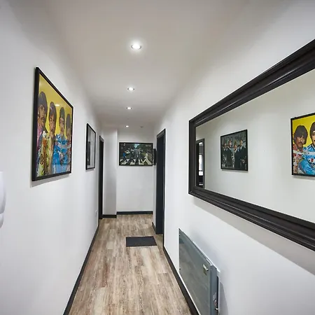 Starr 6 Bedrooms, 6 Bathrooms شقة ليفربول