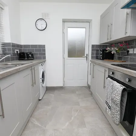 Halsnead Whiston Daire *