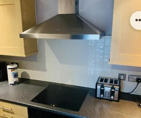 2 Bedroom Free Parking By Concert Square Sleeps 8