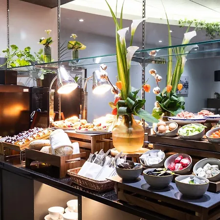 Crowne Plaza Centre By Ihg Отель
