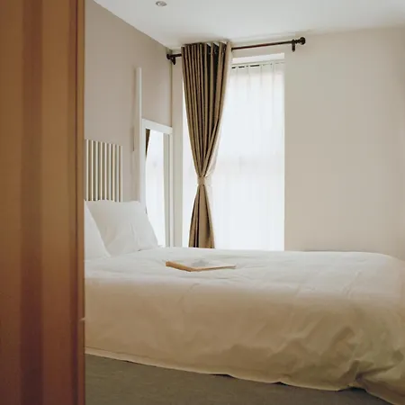 Trueman Court Luxury Serviced 5* Liverpool