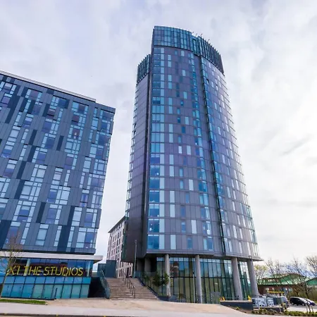 High Reviewed 1-bed With Parking Location Ferienhaus Liverpool
