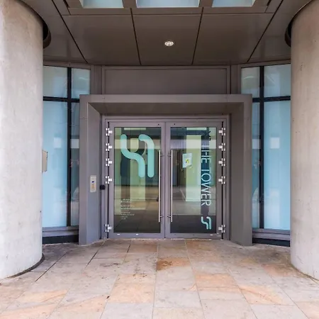 Ferienhaus High Reviewed 1-bed With Parking Location *