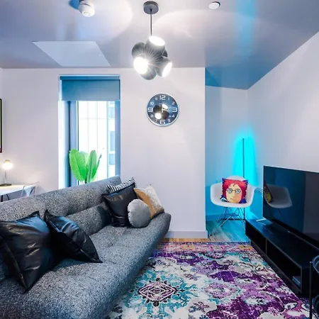 High Reviewed 1-bed With Parking Location
