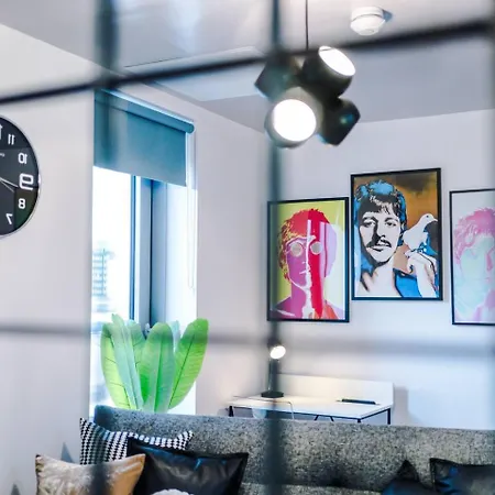 High Reviewed 1-bed With Parking Location Ferienhaus *
