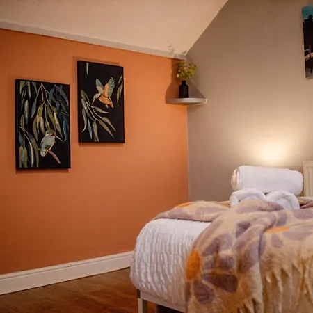The Shamrock Stadium Side Retreat - Spacious House - Free Parking Ливерпуль