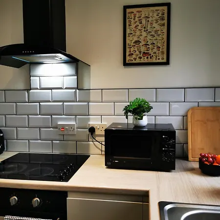 Spacious Flat For Contractors Near Football Grounds Appartement