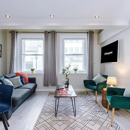 New! Stunning Centre 2-bed In By 53 Degrees Property, Ideal For Small Groups, Sleeps 6! דירה
