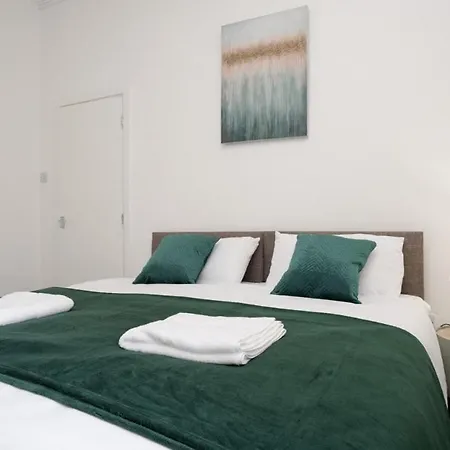 Modern 4 Bed Anfield House * Liverpool