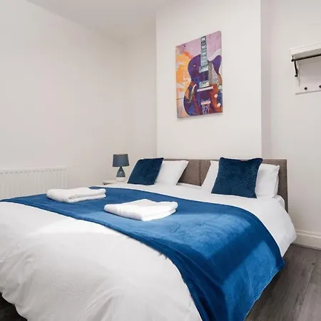 Modern 4 Bed Anfield House * Liverpool