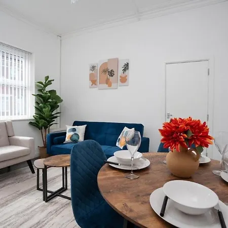 Dom wakacyjny Modern 4 Bed Anfield House