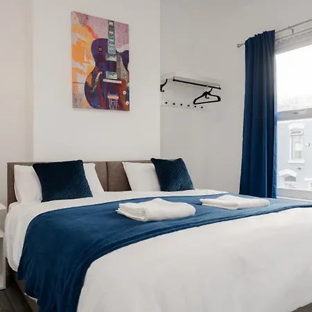 Dom wakacyjny Modern 4 Bed Anfield House *