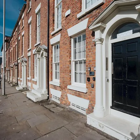 Apartment Pass The Keys Brand New Fantastic Location *