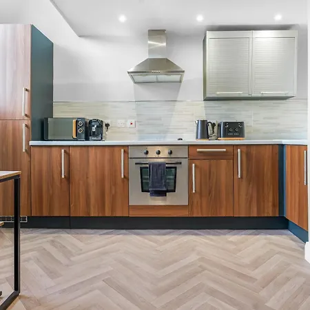 Centre - Duplex - From - Luxury - Newly Renovated - By One - Cavern Club - World Museum Apartment