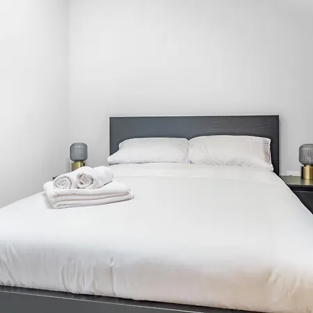 Apartment Centre - Duplex - From - Luxury - Newly Renovated - By One - Cavern Club - World Museum