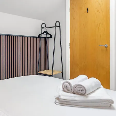 Centre - Duplex - From - Luxury - Newly Renovated - By One - Cavern Club - World Museum Apartment Liverpool