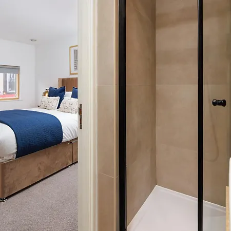 Flatzy - Prime With Ping Pong Table Apartment Liverpool