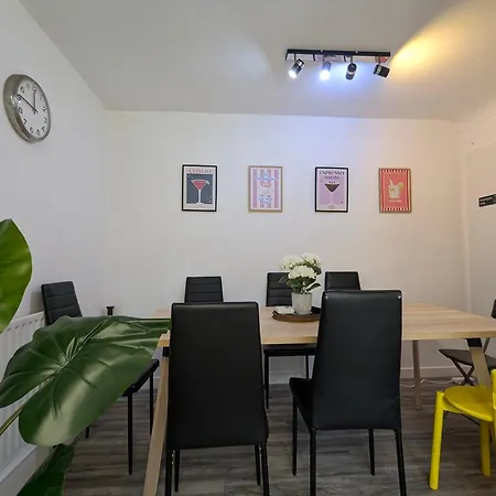 Casa vacanze Large 3-bedrooms House Near Centre Free Parking *