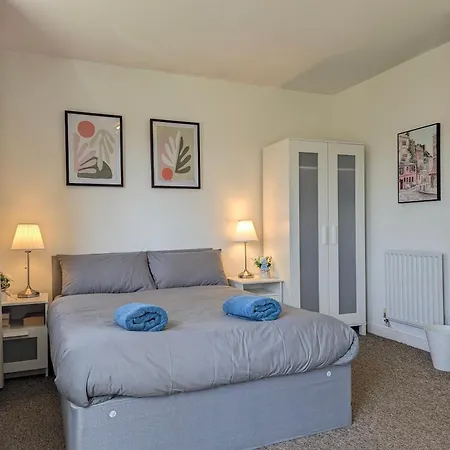 Large 3-bedrooms House Near Centre Free Parking Liverpool