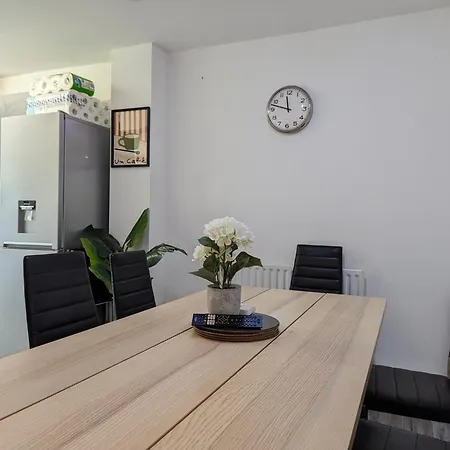 Large 3-bedrooms House Near Centre Free Parking * Liverpool