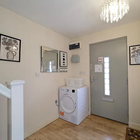 Casa vacanze Large 3-bedrooms House Near Centre Free Parking