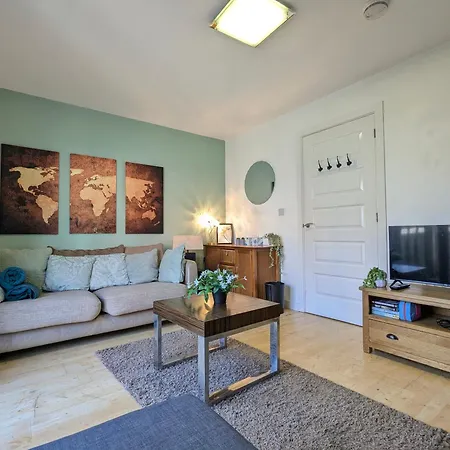Large 3-bedrooms House Near Centre Free Parking Casa vacanze