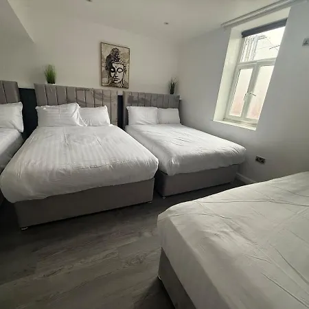 Amazing 10 Bed On Mathew Street Sleeps 18 *