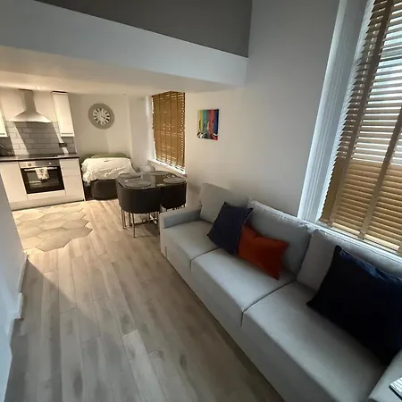 5 Halifax House 7