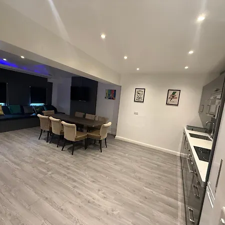 Apartamento Amazing 10 Bed On Mathew Street Sleeps 18 *