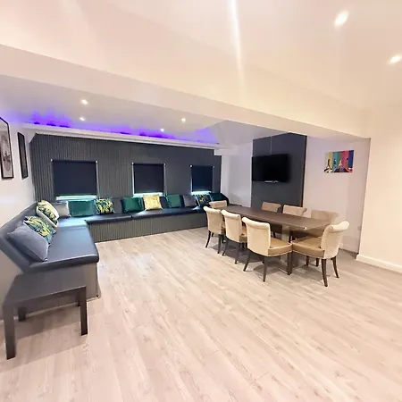 Amazing 10 Bed On Mathew Street Sleeps 18 * Liverpool