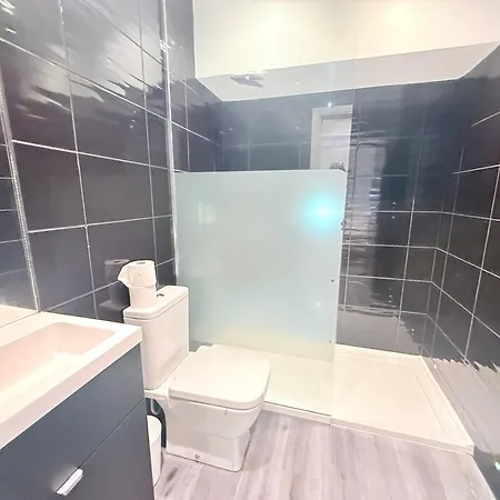Amazing 10 Bed On Mathew Street Sleeps 18