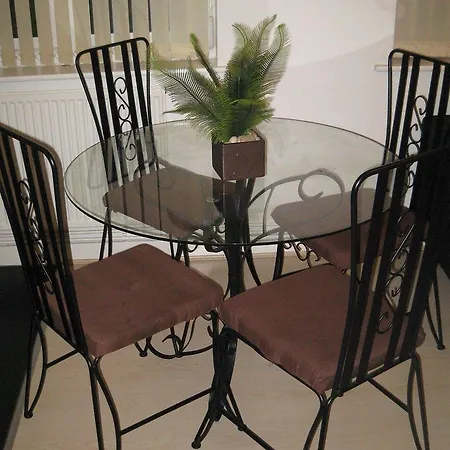 Oyo Arinza Apartments, Liverpool