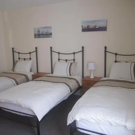 Lyndan Guest Liverpool